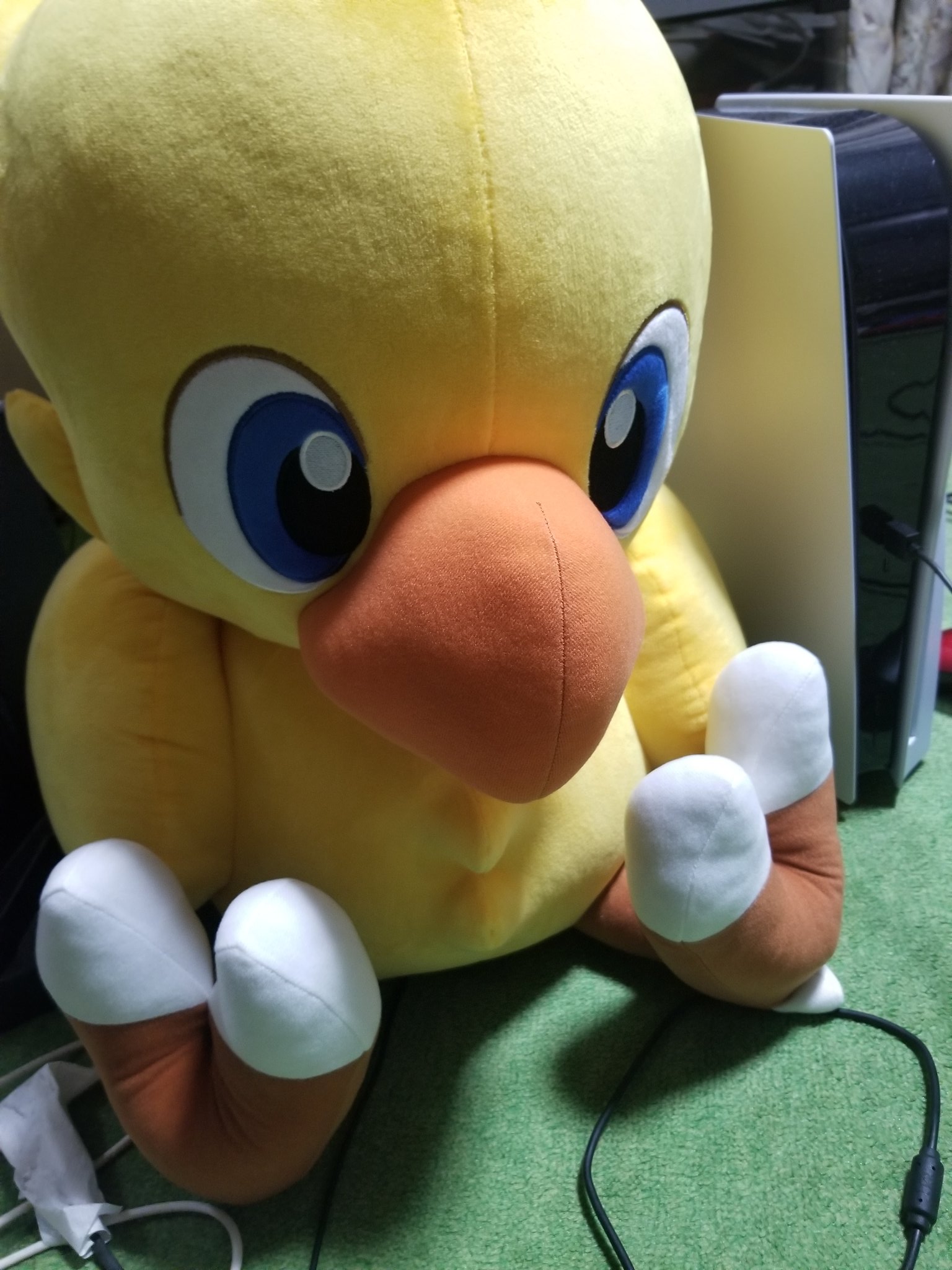 Warrior Chocobo ようやくお家に来たよー掃除機かけてしっかり綺麗にしてお出迎えたw 最近ff14は下降気味だが イングレ 8 他ゲームのお供に 感触もちもちーw素晴らしき チョコボは我々とともにある ジャンボチョコボが好きなんだ 何か変か