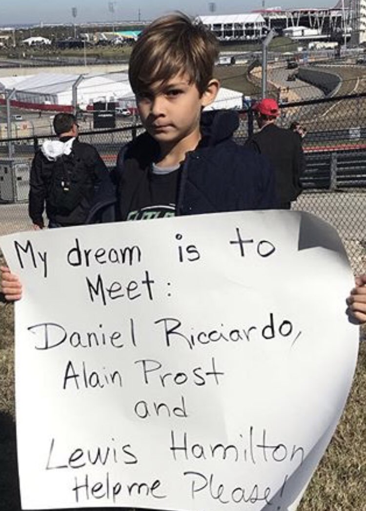 BrunoMatiasDC's tweet photo. @McLarenF1 @danielricciardo Happy Birthday Daniel, you are my favorite driver. I hope to meet you soon! It’s my dream, my birthday is next week enjoy your day! 🎂 https://t.co/VWtbgyKDYM