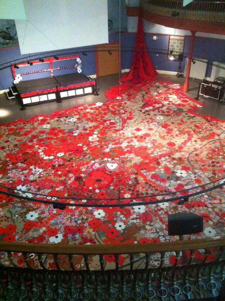 lucyajmmoore's tweet photo. #TBT to a massive @LeedsMuseums team effort 💕

#LeedsRemembers - @leedscitymuseum 💕

#LeedsPalsVolunteers walking trail
💕 
#WomenWorkWar at #Somme100 commemorations 💕

#InTheirFootsteps @presparty
💕 

&amp; a community display @leedslibraries https://t.co/fMKoDEXvAO
