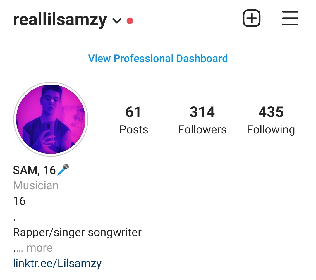 Reallilsamzy's tweet photo. Helpe complete 400 followers and I'll drop album-(17). https://t.co/D6KzomWREH