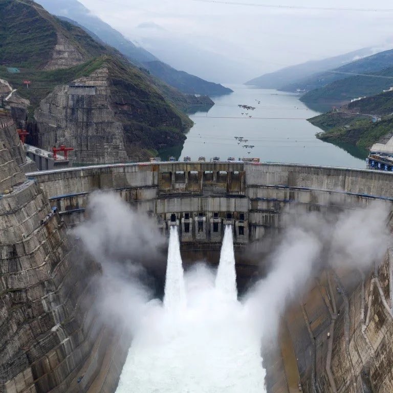 Самая высокая дамба. Три ущелья ГЭС Янцзы. Китайская ГЭС "Санься". Гидроузел три ущелья Китай. Плотина Санься.