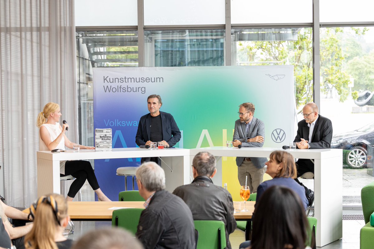 Endlich wieder Veranstaltungen - und Talks zu moderieren. Es war mir ein Vergnügen, Mischa Kuball, Andreas Beitin und Holger Broeker mal etwas plaudern zu lassen. #vwart4all