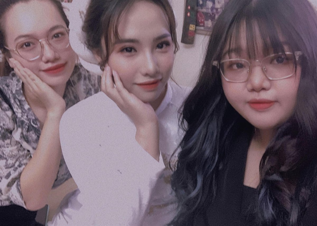 hongtrang98's tweet photo. Mấy đứa tụ tập nè https://t.co/399zU1k4An