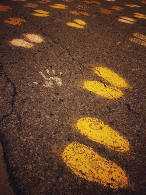 groat_emily's tweet photo. We are still here; our voices will no longer be silenced. 
Mural:  little soles of the little souls that were stolen from us.
#WeAreStillHere #RememberToRemember #TurtleIsland  #ADayToListen https://t.co/AyrPvbXyZ8