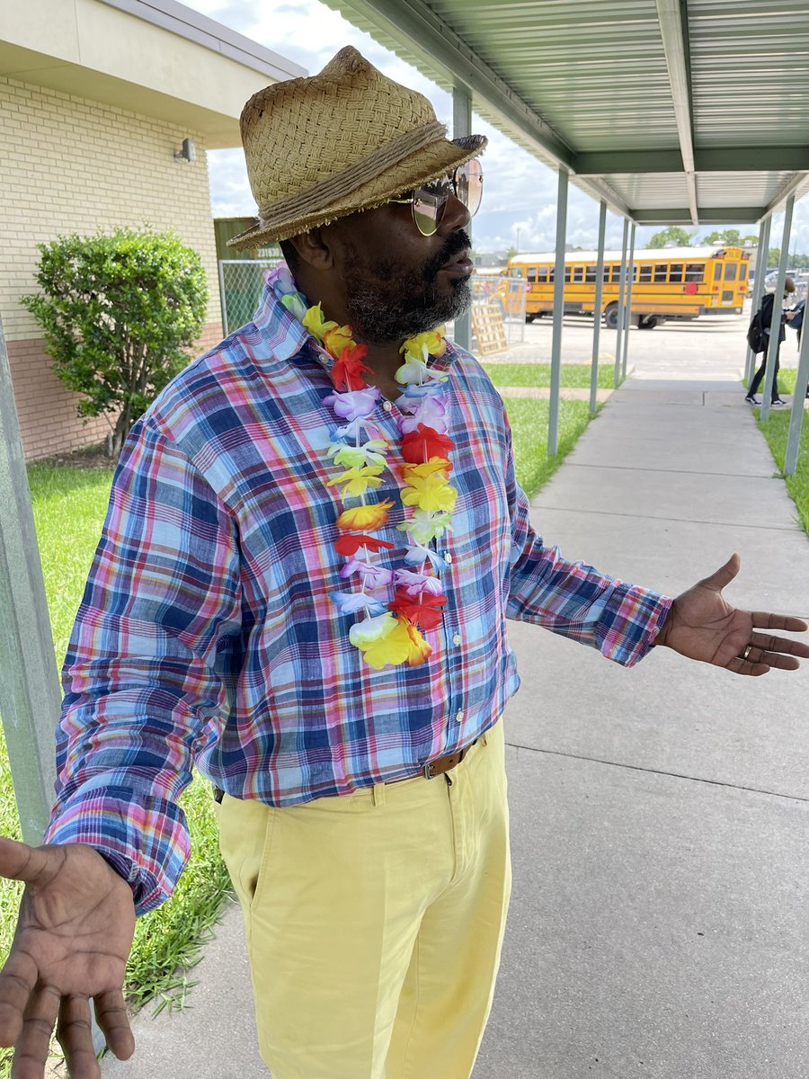 FbisdMs's tweet photo. #12DAYSOFSUMMERSCHOOL    OUR TEAM IS THE BEST!!! 
We are almost there!!!!!
✅ #Day11WELCOMETOTHELUAU #TouristModeLOADING #VacationLoading  @FbisdMs @FortBendISD @MCMSCoogs @DMS_Vikings @RGE_Rangers https://t.co/hmbKqiXUZq