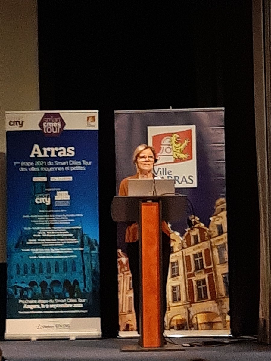 Covage_News's tweet photo. [#SmartCitiesTour] #EvelyneBeaumont, Adjointe à la transition Numérique d'#Arras et Conseillère communautaire à la CUA,
Pierre Ferrari, Directeur de la stratégie numérique de la @VilleArras🎤Favoriser l'inclusion numérique et lutter contre les fractures
@Pie_Ferrari #ArrasNetwork https://t.co/Pcgddxvuyl