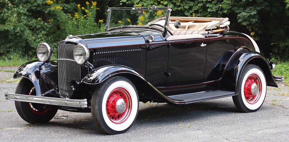 UltimativCars's tweet photo. And the story continues: @razhuyarevatel is n°150.
The (2nd-gen) 1932 #Ford #ModelB was developed as "code 150" and built in total in 71,829 units;
it was offered w/ different bodies:
1. coupé (3w) & #Deluxe coupé (5w)
2. "#Fordor" Sedan
3. #Roadster
4. #StationWagon & #Pickup https://t.co/MBUezwEsSM