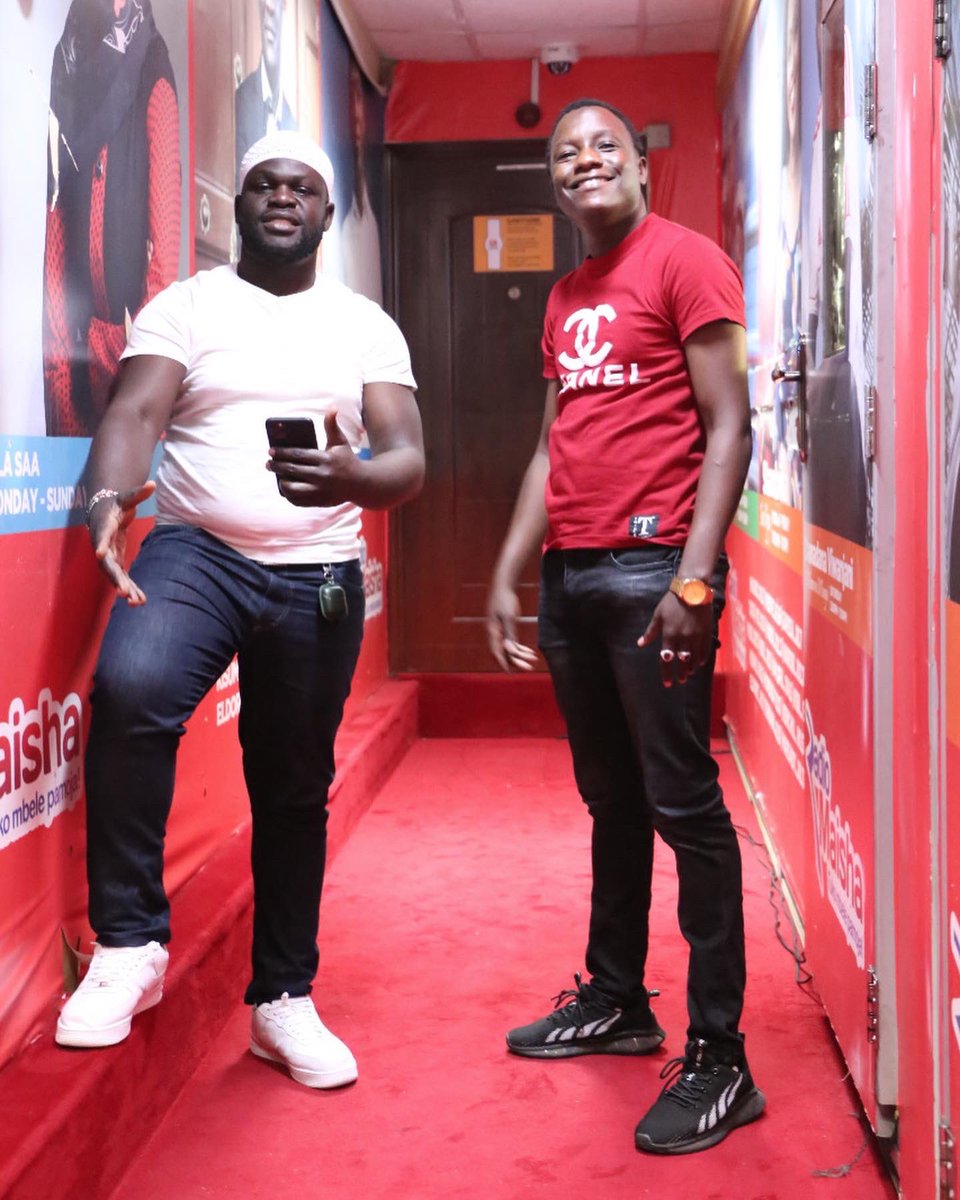 BillyMiya's tweet photo. Nikwa ni Shoke...
#BillyNaMbaruk https://t.co/U6uf1tfkoQ