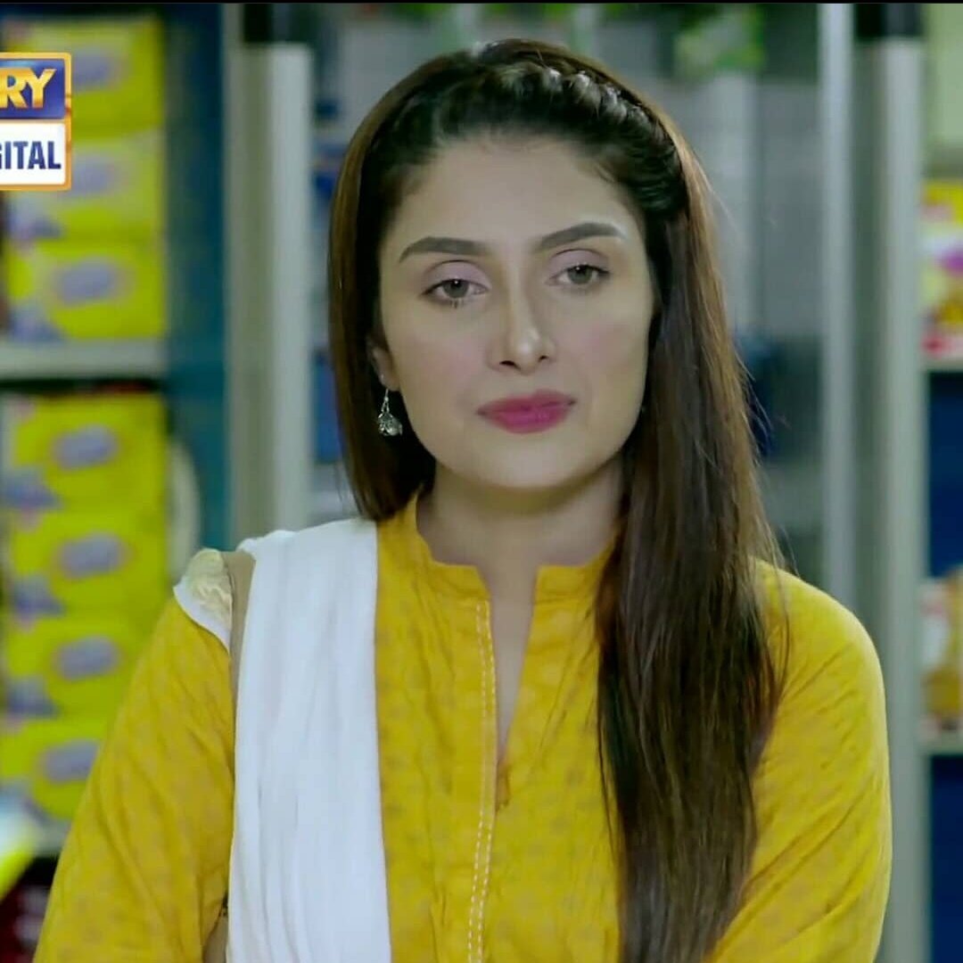 memeisluv's tweet photo. Mujhe bheja tha duniya dekhne ko 
Mei ek chehre ko takti reh gyi 😍🌸 https://t.co/jBDexXZKvK