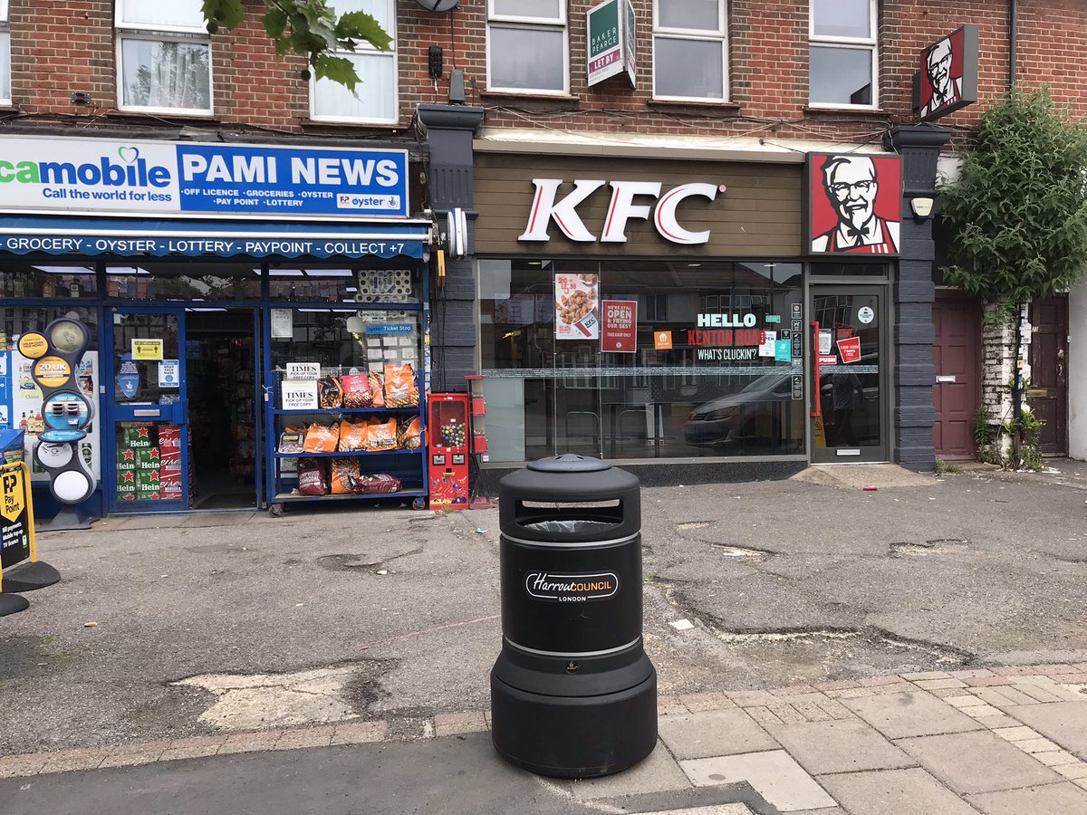 AjayHMaru's tweet photo. New bin placed on Kenton Park Parade, Kenton Road #KentonWest #HarrowEast to avoid littering in the surrounding area. Thank you Steve @harrow_council for listening. #TheCleanTeam https://t.co/ufEchVLBpx
