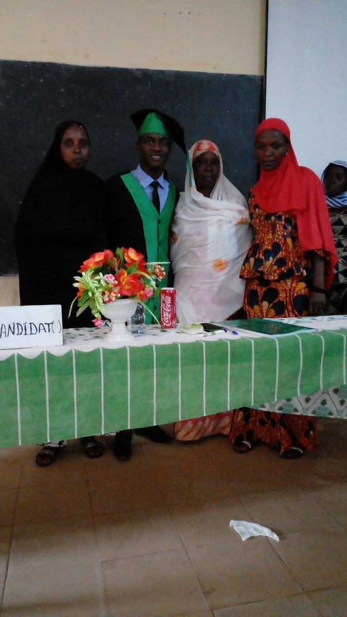 J'ai été admis hier au grade docteur vétérinaire.

Louange à DIEU de m'avoir  donné la santé et le courage d'effectuer bien ce travail de recherche scientifique.

#DOCTEURVETERINAIRE