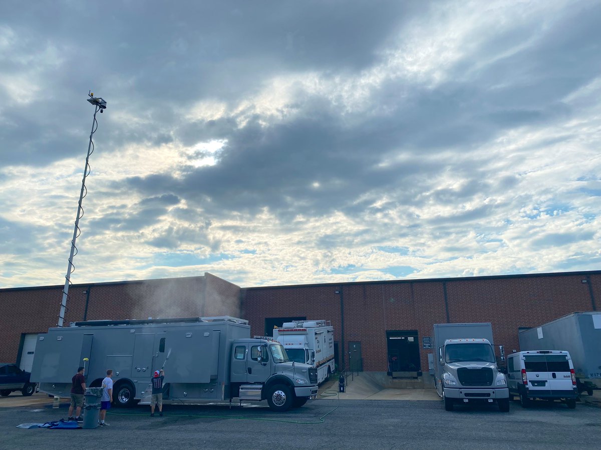 techopssv's tweet image. Good day for a bath.  Then work continues on unit 2 and begins on unit 3.  #mobilecommand