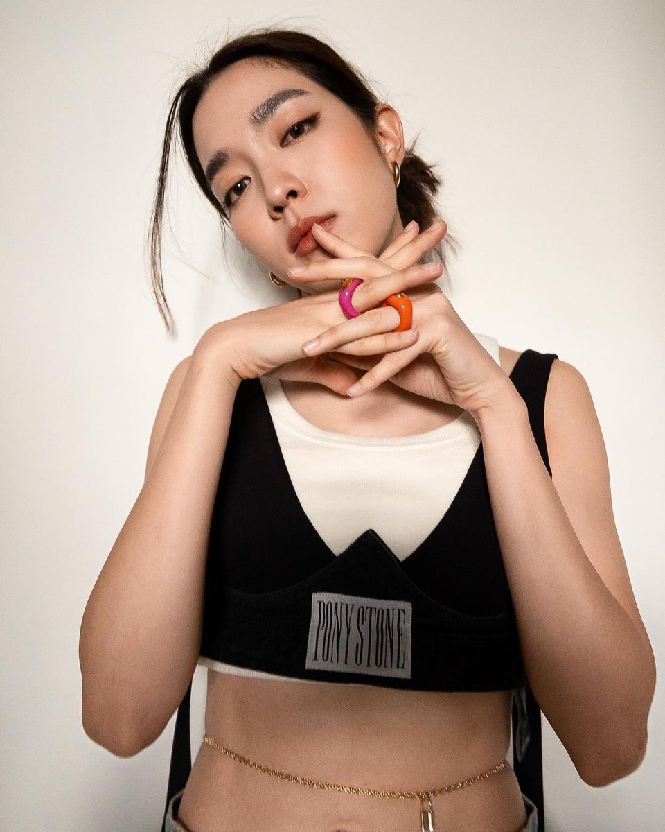 One of my favorite fashion set with my favorite weirdo team 🖤 <a href="/chatt/">Ryan</a>.chaii @wearqpraew  #chattisnotaphotographer  #ทำงาน2ชมกินข้าว5ชม

#momonchanok #โมมนชนก