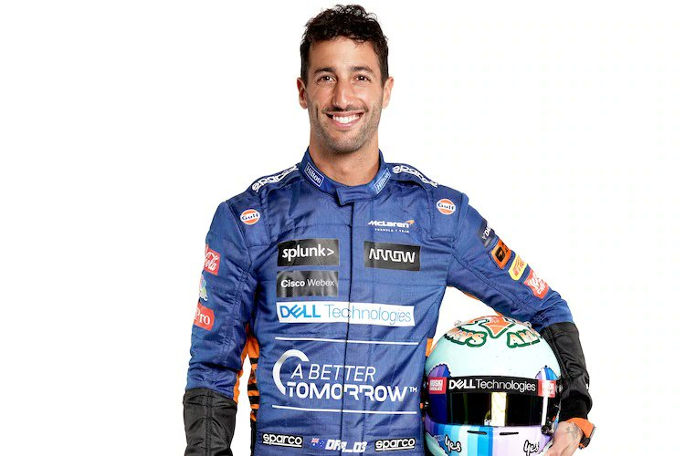 Fernando9Soares's tweet photo. #DanielRicciardo está comemorando seus 32 anos, atualmente compete na #Formula1 estreou em 2011 na equipe HRT Atualmente está na equipe @McLarenF1 junto com @LandoNorris, daniel é um dos pilotos mais carismático da historia da #F1. #DR3 #DR32Donation #DR32 🏎️🏁🏆🇦🇺🥳🎉👏👏 https://t.co/RU95hQS6FP