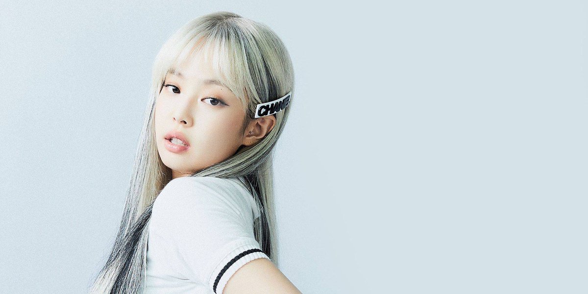 jenlisazone's tweet photo. The Album Japanese Version #JENLISA https://t.co/MjMpLmszoc