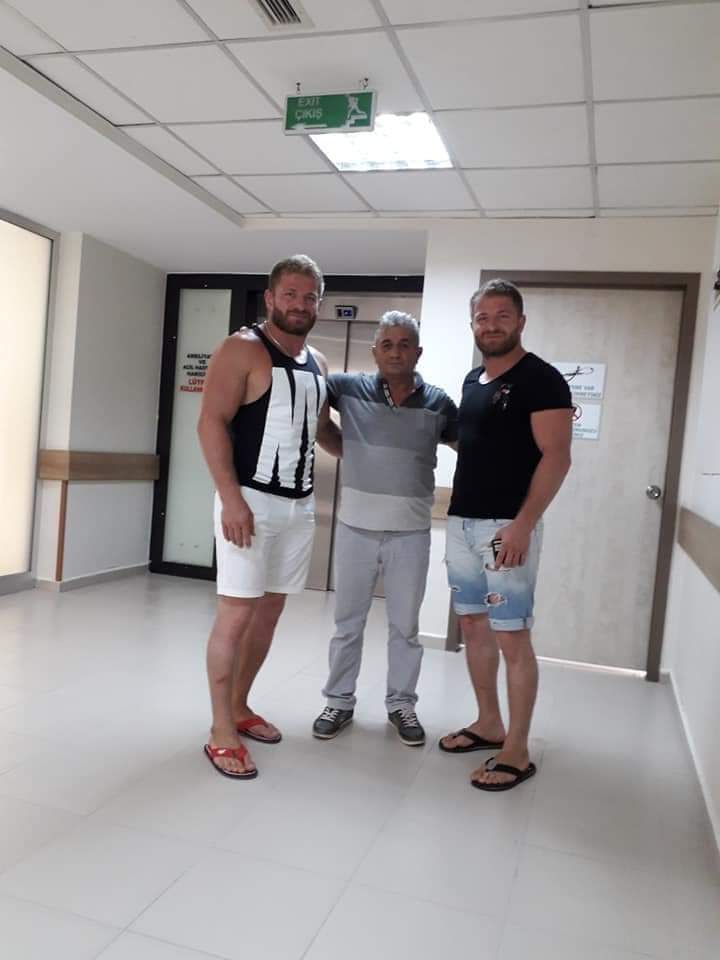 İsmail zayıflamış diodum)) vazgeçtim Turan daha çok zayıflamış 😄😄 yada hangisi hangisi kafamda deli sorular 😄😄 <a href="/ismailbalaban7/">ismail balaban</a> <a href="/balabanturan/">Turan Balaban Official FC</a> #ismailbalaban