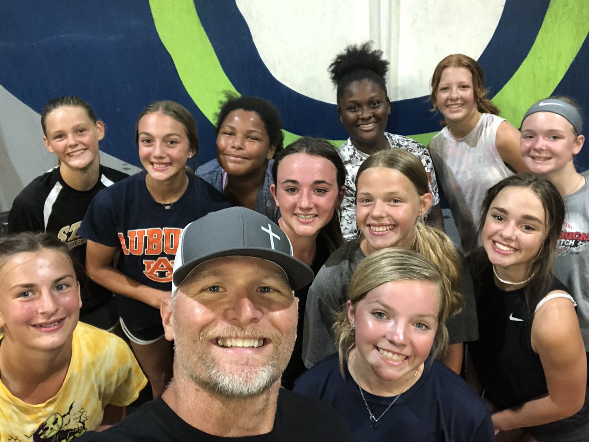 harms19jc's tweet photo. Wednesday night @StockyardCF vibes!! The girls brought it tonight and improved a lot! #hardtoquit https://t.co/TVBioFhpXZ
