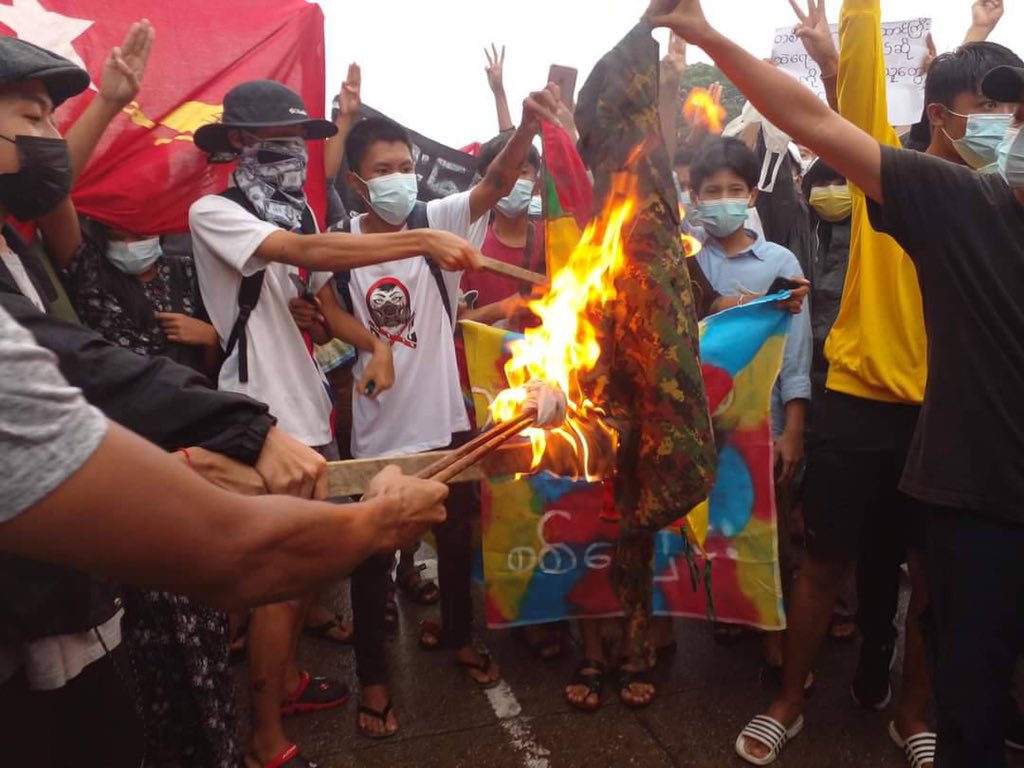 Today marks the five months under Military Coup. Youths in Thingangyun staged a protest against military regime and set fire to military uniforms and chanting “they did not want military dictatorship”.
#July1Coup
#WhatsHappeningInMyanmar