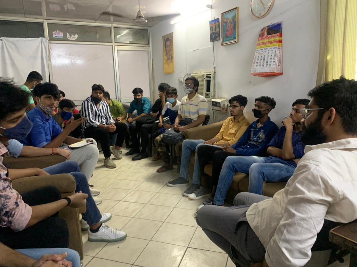 NSUIDelhi's tweet photo. आज NSUI दिल्ली कार्यालय पर  प्रदेश अध्यक्ष श्री @Kunalsehrawat8 जी औऱ प्रदेश प्रभारी श्री @GaurNsui जी ने प्रदेश के NSUI कार्यकर्ताओं औऱ छात्रों के साथ बैठक की। इस दौरान संगठन के मज़बूती को लेकर औऱ आगामी कार्यो को लेकर रणनीति बनाई गई। https://t.co/oX137GbMYF