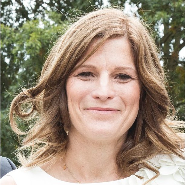 unibrightonbiz's tweet photo. Congratulations also go to @lisbundock, Programme Leader on our Teacher Apprenticeship at @uniofbrighton. Lis won of Tutor/Trainer of the Year at the @sctp_network Apprenticeship Graduation Ceremony 2021.
An amazing achievement and well deserved!
#AppGrad2021 https://t.co/scEvRISgR6