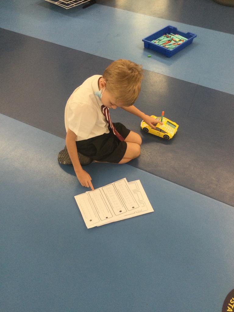 KCD_Year1's tweet photo. @KCD_Year1 have enjoyed learning about position and direction in Maths this week. Today they used the probots to create shapes. They had to program the probots to follow instructions which included left, right, forwards and backwards  ↕️↔️ @KentCollegeDXB https://t.co/yGTQoXk5ml