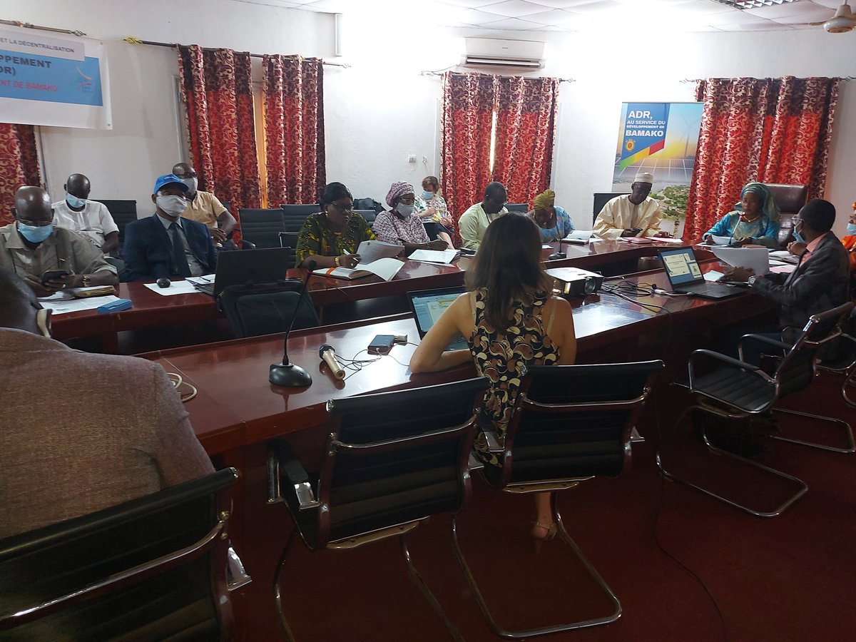 Comité de Pilotage numéro 2 du Plan d'Action Accès à l'Energie Durable et pour le Climat du District de Bamak, Salle des Musées de Bamako_District!
Restitution des Études de Diagnostic s !!!
<a href="/expertisefrance/">Expertise France</a> 
<a href="/mwadidie/">Mahamoudou WADIDIE</a>