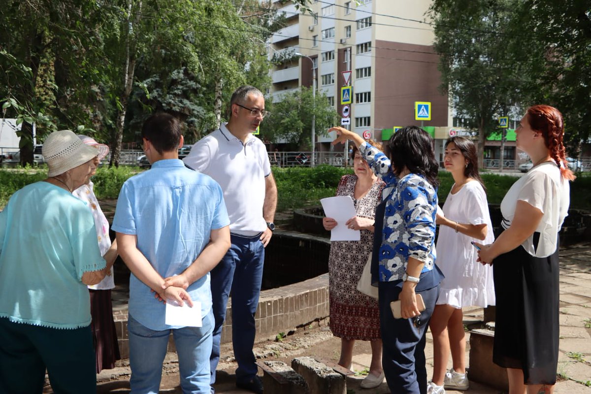 На ул. Республиканская, 52 жители просили внести небольшие корректировки в ход работ благоустройства двора в рамках КГС. Депутаты Думы г.о. Самара Дормидонтов В.В. и Куракина О.И. взяли в работу на перспективу тему сквера на придомовой территории.
<a href="/olgakurakina63/">Ольга Куракина</a>