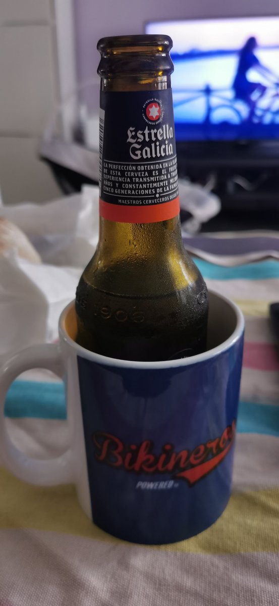 Estrenando taza de <a href="/bikineros/">BIKINEROS</a> 🤘🤘🤘