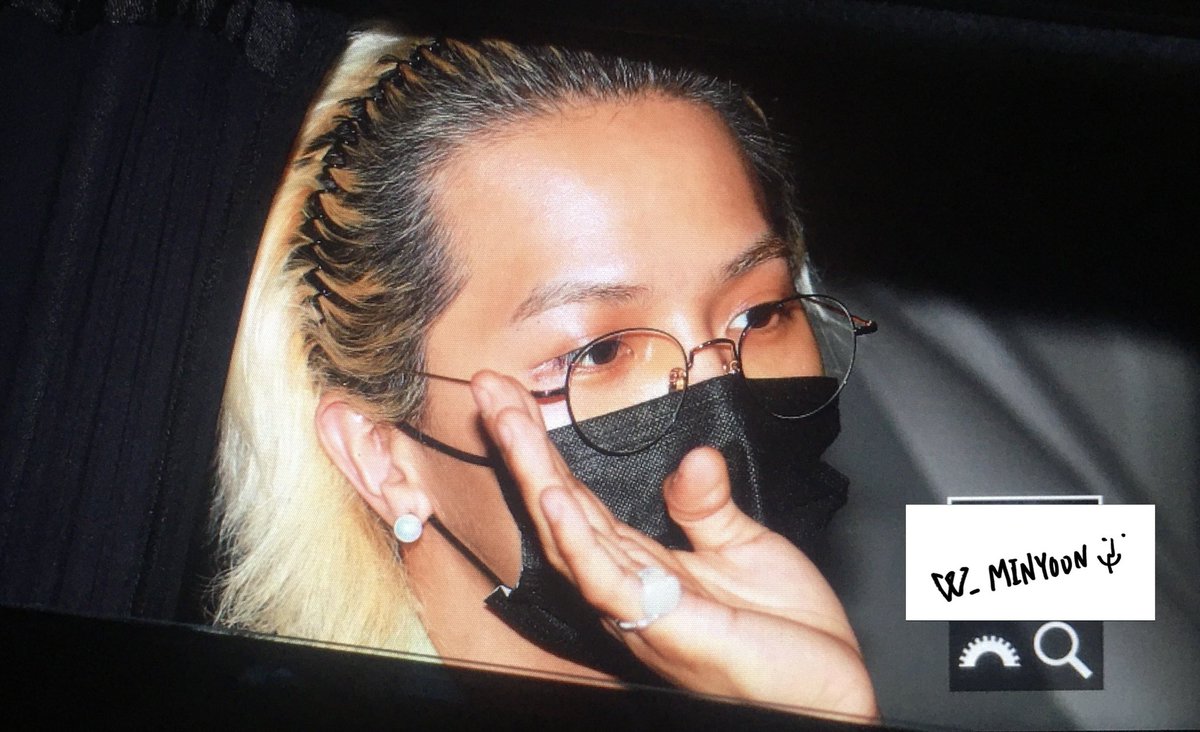 210701 퇴근 

수고했어요💙

<a href="/official_mino_/">official_mino_</a> 
#WINNER #위너 #송민호 #미노 #songminho #mino #宋旻浩