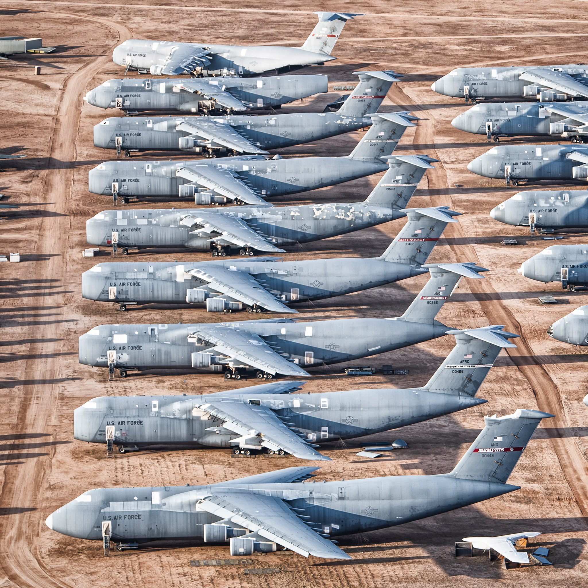 How The World's Largest Airplane Boneyard Stores 3,100 Aircraft |  lupon.gov.ph