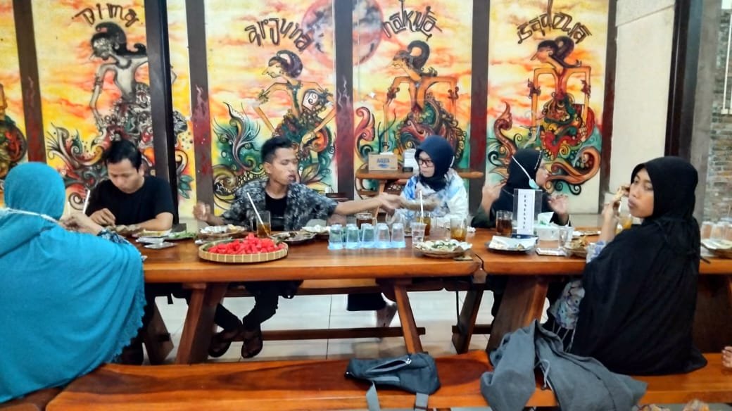 rachma_fryda's tweet photo. Semua punya karakter masing² dan semua punya jalan cerita yg berbeda tergantung pada diri sendiri bagaimana cara bertahan dan berkembang utk bisa mewujudkannya ^_^ https://t.co/kyschLQgk0