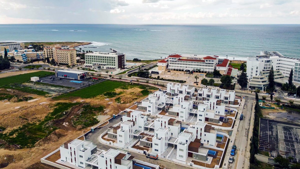 aristodev's tweet image. 𝐏𝐋𝐀𝐆𝐄 𝐑𝐄𝐒𝐈𝐃𝐄𝐍𝐂𝐄𝐒 𝟑 - 𝐕𝐈𝐋𝐋𝐀 𝐍𝐨. 𝟏𝟑

"𝐴 𝑠𝑡𝑢𝑛𝑛𝑖𝑛𝑔 𝑣𝑖𝑙𝑙𝑎 𝑤𝑖𝑡ℎ𝑖𝑛 𝑤𝑎𝑙𝑘𝑖𝑛𝑔 𝑑𝑖𝑠𝑡𝑎𝑛𝑐𝑒 𝑡𝑜 𝑡ℎ𝑒 𝑠𝑒𝑎"

🔑 𝗞𝗲𝘆 𝗥𝗲𝗮𝗱𝘆 𝟰 𝗕𝗲𝗱𝗿𝗼𝗼𝗺 𝗩𝗶𝗹𝗹𝗮 𝗮𝘁 €𝟭,𝟮𝟱𝟬,𝟬𝟬𝟬 + 𝗩𝗔𝗧

🌐bit.ly/2UejGWH