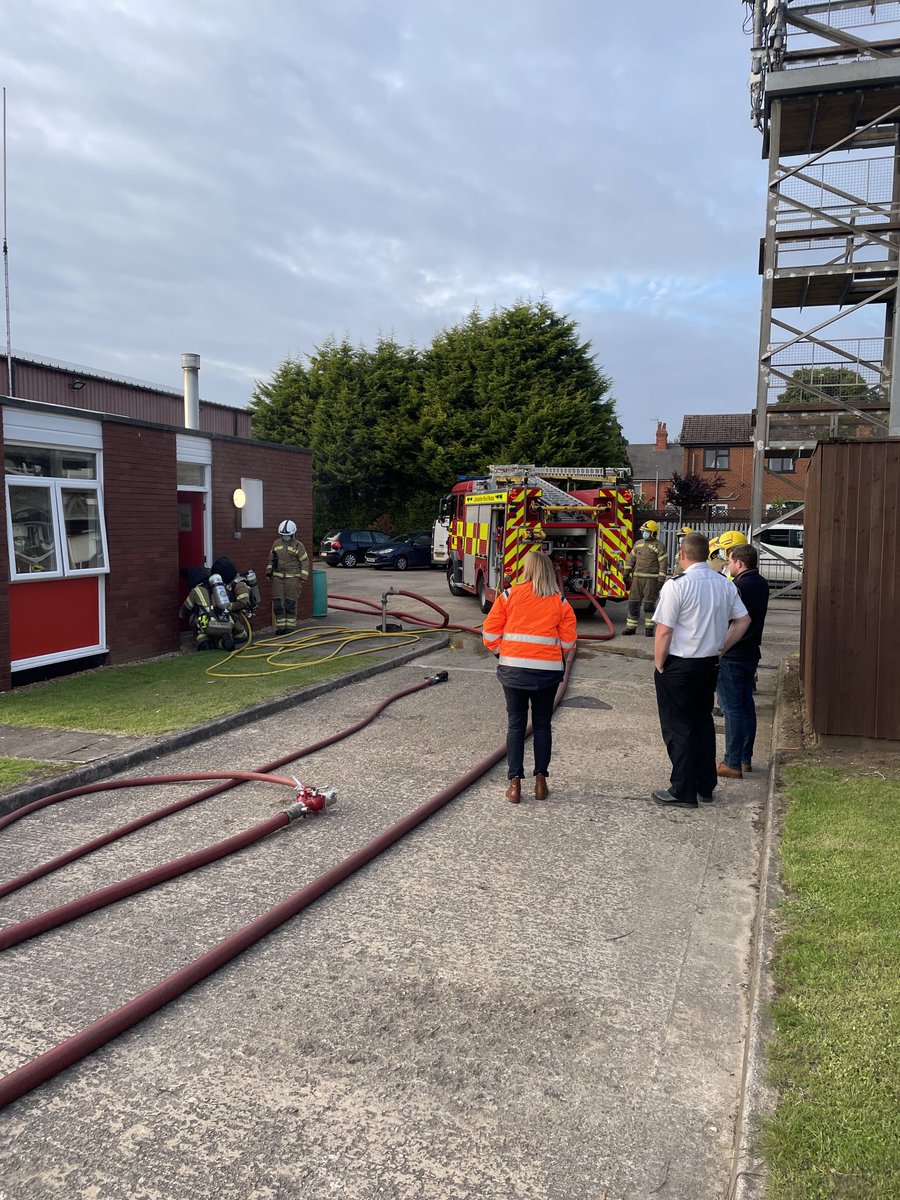 ⁦<a href="/longsuttonfire/">longsuttonfire</a>⁩ ⁦<a href="/LincsFireRescue/">Lincolnshire Fire and Rescue</a>⁩ Great scenario with the Crew welcoming ⁦<a href="/Cawrey/">Lindsey Cawrey</a>⁩ ⁦@CllrAPMaughan⁩ to the Station….