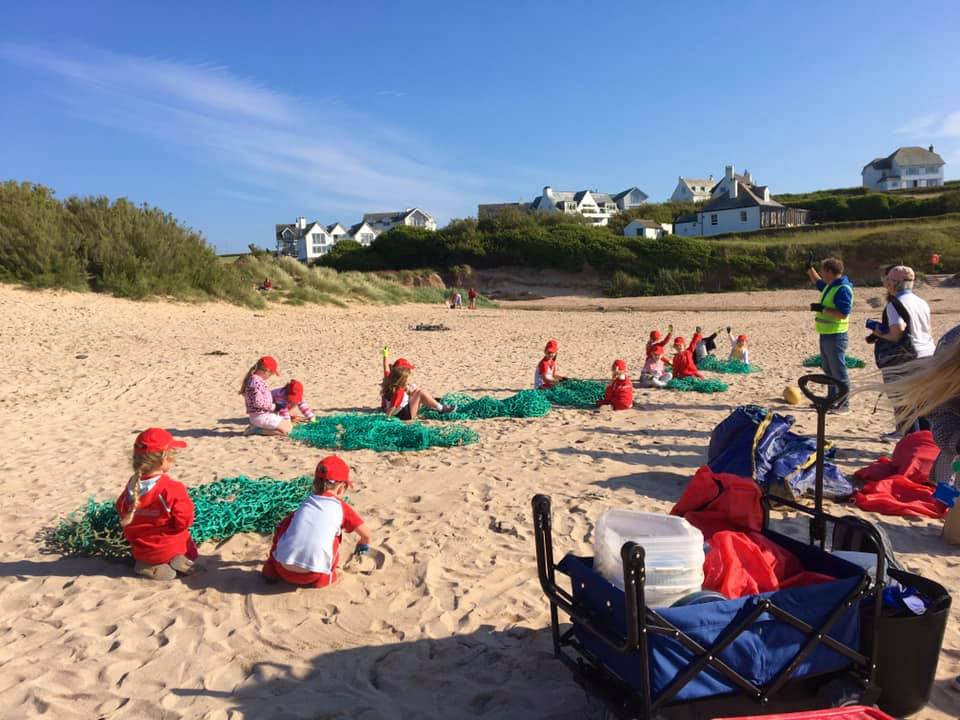 PlasticWaive's tweet photo. π§ We had a lovely evening with the local Rainbows @Girlguiding
π Thanks to our volunteers, Jane, Brian and Sue
π¦ We did a beach clean, #EggCaseHunt for @SharkTrustUK and created a giant #GhostGear turtle!
βοΈ And the sun shone!
#ReachingCommunities
#IAmABeachGuardian https://t.co/7ZN1iiAJ4p