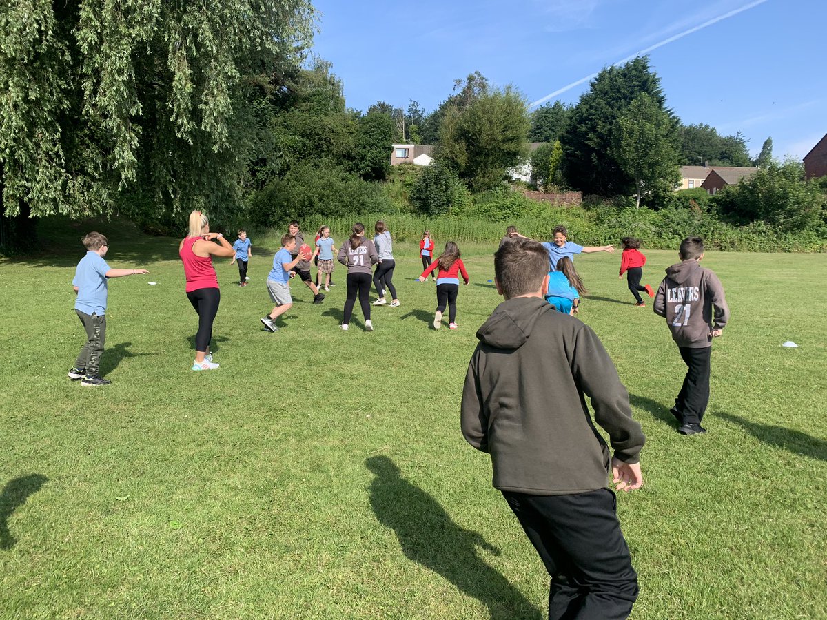 PentrerGraig's tweet photo. Year 5/6 #dosbarthjupiter have thoroughly enjoyed their rugby sessions this term. Diolch yn fawr @LNorkett for teaching us new skills and making learning fun. @MCSactive #pgppe #pgpoutdoors #pgptransition https://t.co/oZMVJvXRx4