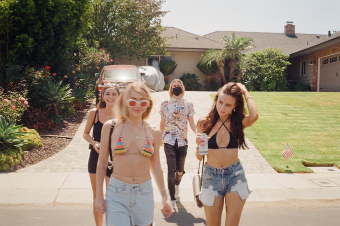 gang&rsquo;s all here // 🎞: @simplyyyG https://t.co/xNoz6OxAMT<a class="tags" target="_blank" title="On Twitter" href="/?out=eyJ0eXAiOiJKV1QiLCJhbGciOiJIUzUxMiJ9.eyJpYXQiOjE3MjA1ODA1NjUsImlzcyI6InR3cG9ybnN0YXJzLmNvbSIsIm5iZiI6MTcyMDU4MDU2NSwiZXhwIjoxNzUyMTE2NTY1LCJyZWRpcmVjdF91cmwiOiJodHRwczovL3R3aXR0ZXIuY29tL3NpbXBseXl5RyJ9.warvx6xeAmKYnb5jfKzYjnm9khbQJAVxZyxN03-i4er-JZFi6YjFfPzc2Dfba4tEuGcgRHHXP26XVH5Rc355VA">@simplyyyG</a><a href="/tag/sexkills"class="tags"><span>#sexkills</span></a>