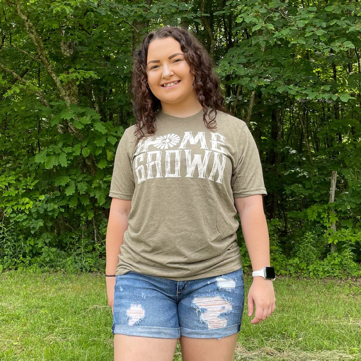 aunt_abbys's tweet photo. You little homegrown honey, honey, honey
You’re so money, money, money 
You got a country road Carolina soul
Baby, you’re just so homegrown 🎶

Our homegrown shirt comes in this beautiful sage green with the cutest little windmill detail. 

Available in Medium and Large https://t.co/WSuH8YxjkT