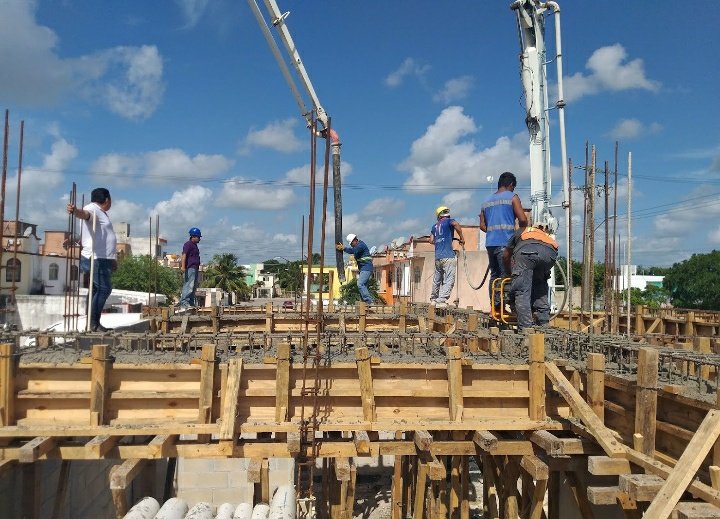 Para mí existen dos cualidades principales para lograr ser un gran Ingeniero civil 
*Inclinación por el trabajo en equipo 
*Pasion por el liderazgo 
#DiaDelIngeniero👷‍♂️👷‍♀️
#IngenieroCivil👷‍♂️👷‍♀️
<a href="/omaralpuche/">omar alpuche leal</a> <a href="/WendyGabriela/">gabi</a> <a href="/DasChan21/">Dasil Chan</a> <a href="/Guillermo03Rb/">Rubén Guillermo</a> <a href="/leosarabiia/">Leonardo Sarabia</a>