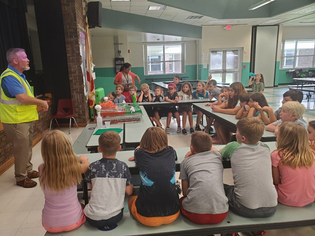 BrevAfterschool's tweet photo. The team from @BrevSolidWaste at Enterprise Elementary Summer Camp sharing and encouraging campers to help recycle in their community. We appreciate them being one of our amazing community partners. #SummerCamp2021 #BAS321 #BPS321 https://t.co/ki2u7Mgr6R