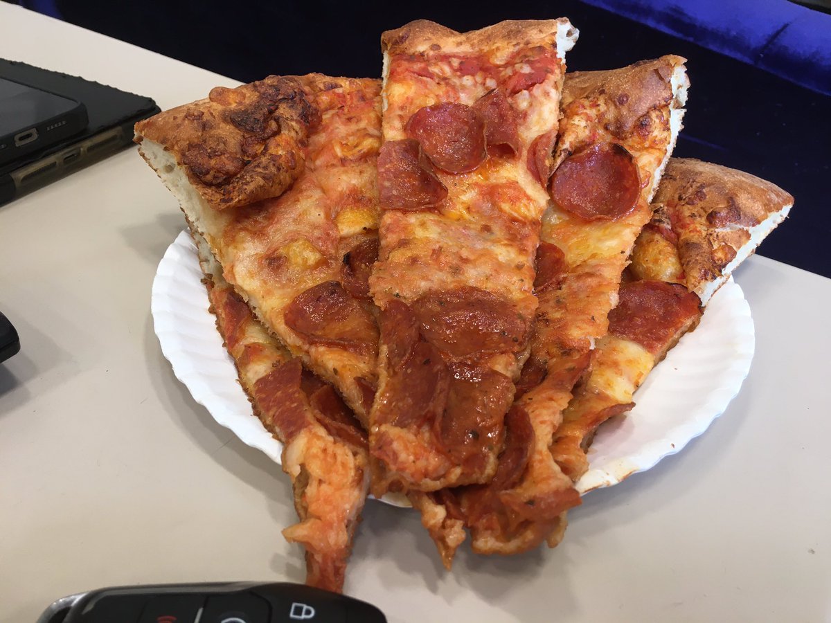 CameraDudeAndy's tweet photo. When @JillKGreenwood says “there’s pizza. Do you want me to save you some?” #sevenslices #haha #lunchwithandy https://t.co/8yHZuMNO8F