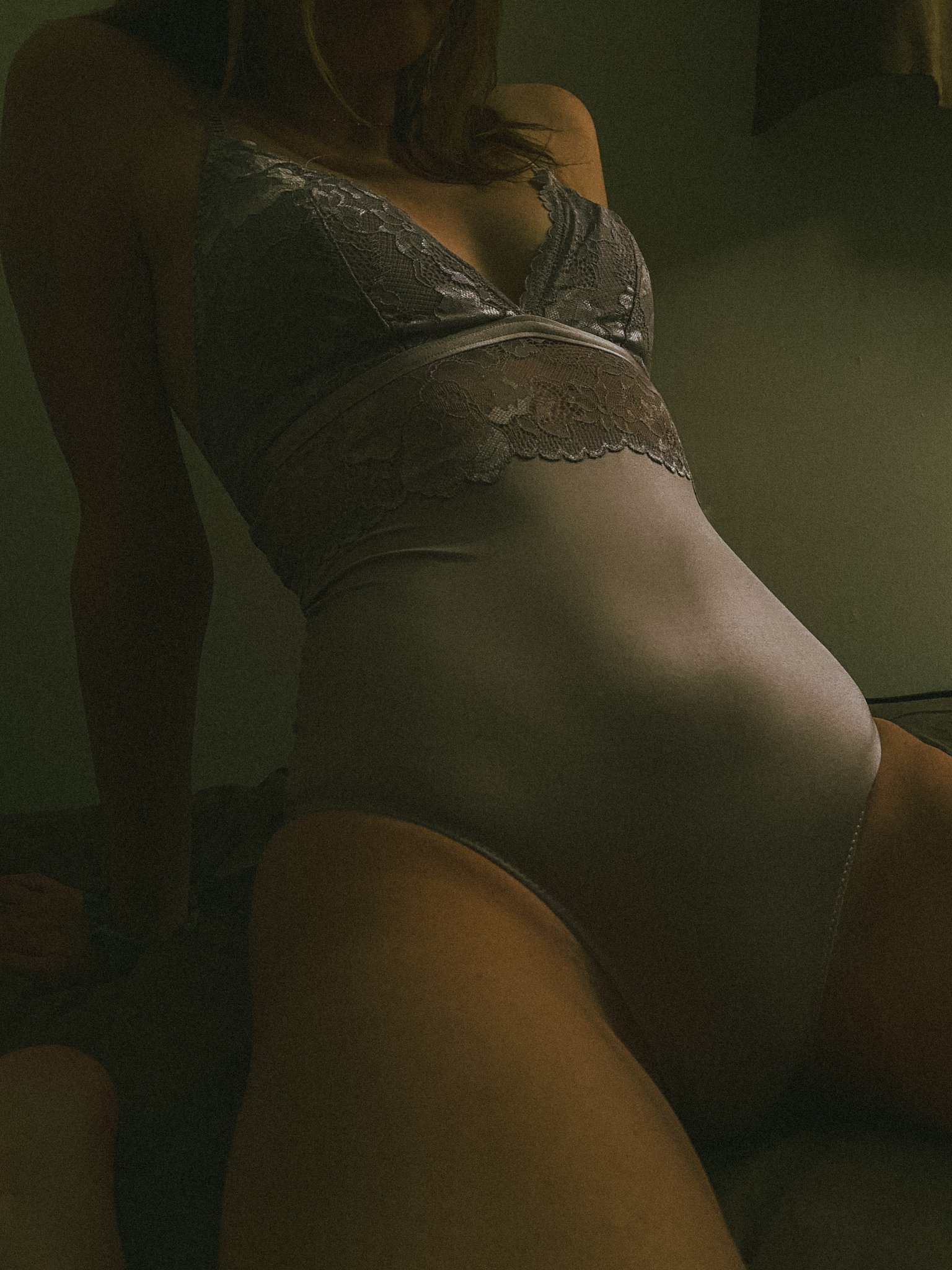 Come see what's under this ;) #croptop #Crypto #barstoolsmokeshows https://t.co/z8tYFEt1Wk https://t.co/RabNlxzMgt
