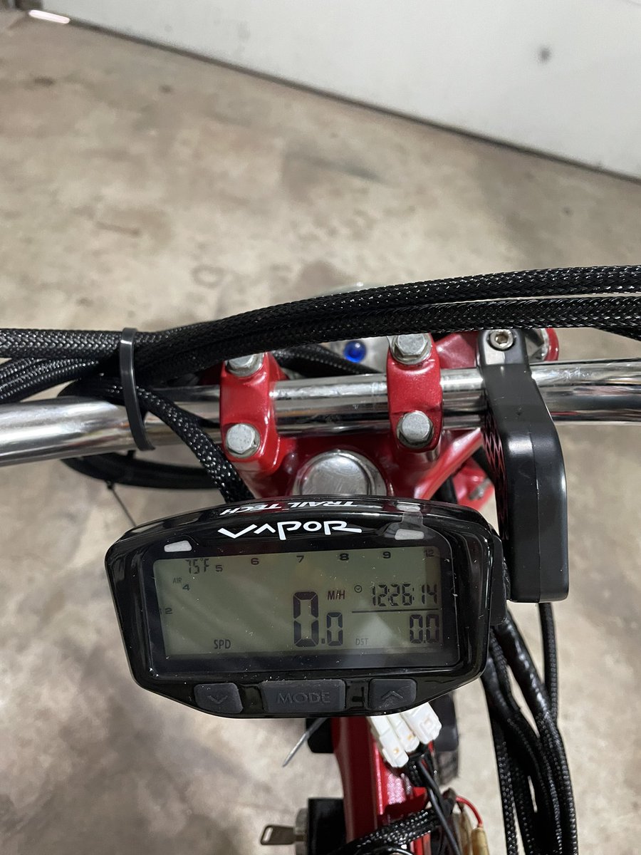 Unobtainium33's tweet image. You gotta love when you can add some twenty-first century touches to vintage motorcycles. 

#trailtech #speedometer #tachometer #motorcycle #speed #speedo #technology #tech #honda #cb125 #unobtainiumcreations #streettracker #caferacer