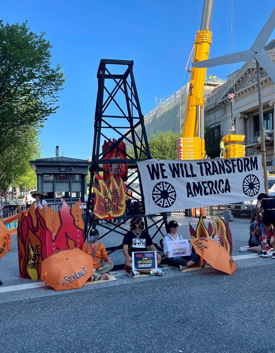 SierraClub's tweet photo. This week youth &amp; Indigenous leaders held direct actions at the White House calling on @POTUS to stop #Line3 and on Congress to pass a bold climate infrastructure bill prioritizing racial justice &amp; jobs!

There's no room for compromise when it comes to the survival of our planet! https://t.co/raMuSyKlEg