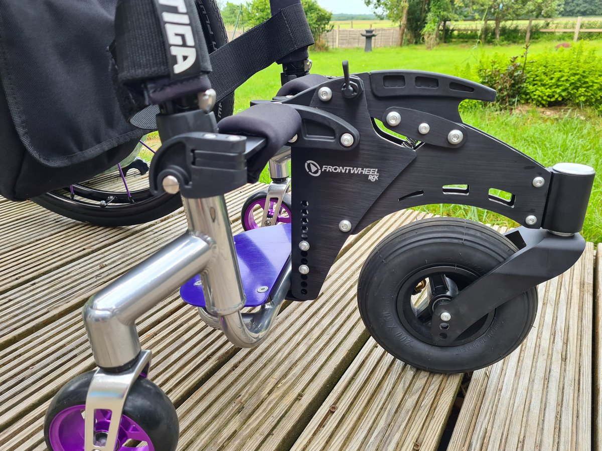 Laura__OT's tweet image. 7. Front wheel 
Front casters can be a nightmare going over grass/gravel as they 'dig in' &amp;amp; make pushing hard work! The #FrontWheel clips on and lift the casters off the ground. The difference that it makes to pushing around is huge. @RGKWheelchairs