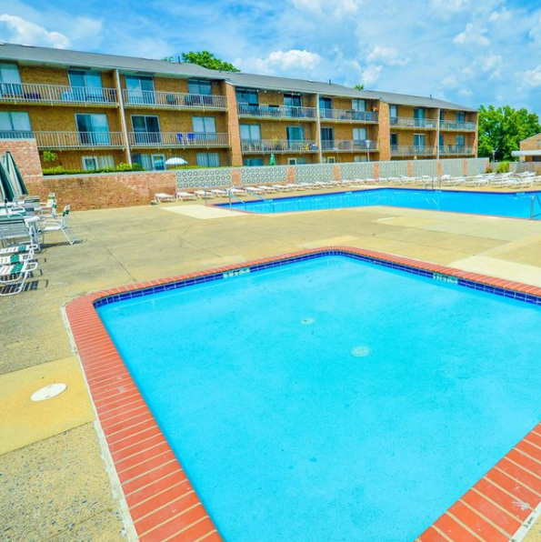 SummitPhilly's tweet photo. We are SO excited to announce the opening of Woodmere's pool today! Ready to take a dip? https://t.co/BmDoLso0Nj