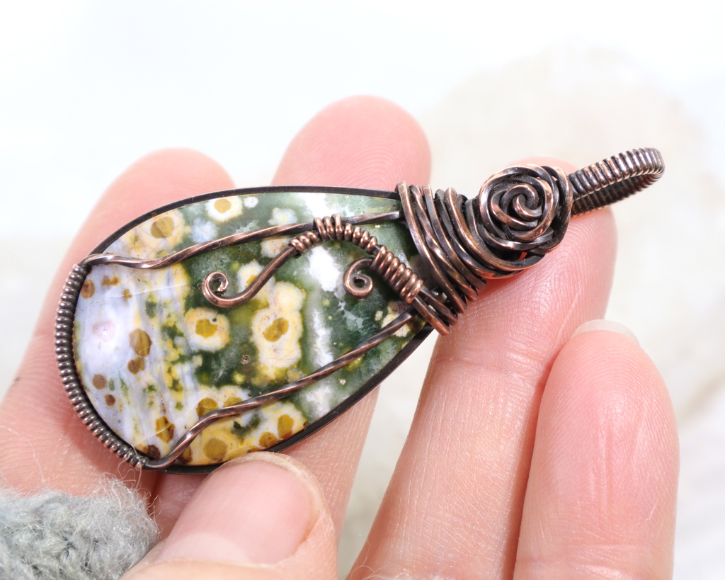 doodlepunkart's tweet photo. When things change inside you, things change around you.
My #orbicularjasper #pendant is available here: https://t.co/RkX2zuw4G4
#oceanjasper #oceanjasperjewelry #orbicularjasperjewelry #oceanjasperpendant #orbicularjasperpendant #handmadejewelry #ooakpendant #gemstones https://t.co/FAP1Y7A0jn
