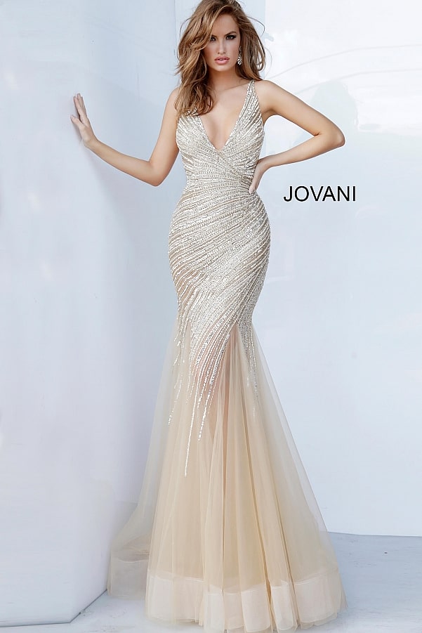 LaceInc13's tweet photo. Dare them to notice anyone else when you walk into the room. Know that you'll be the one they cannot forget. #housemomlaurie #laceinc #jovani #makeyourentrance https://t.co/7FNQvkYdmf