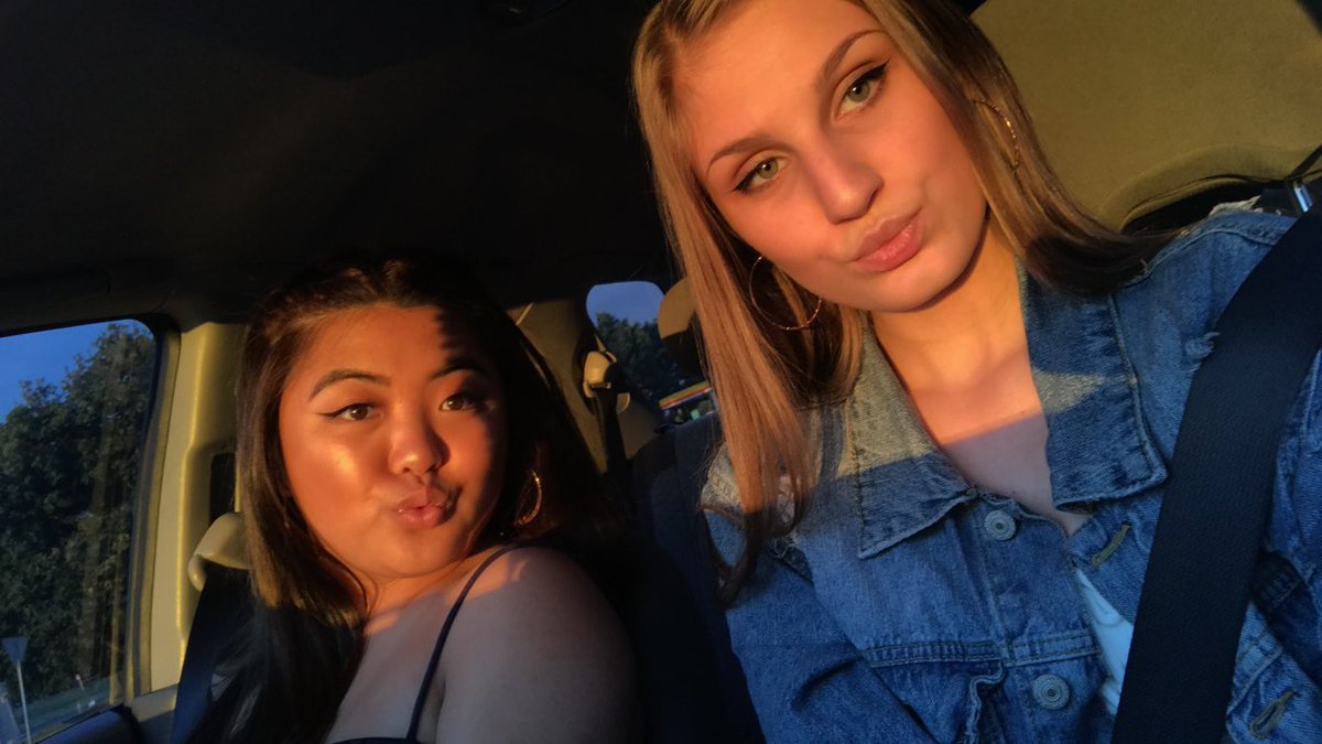 barbararayee's tweet photo. Not ready for my bestie to move away today. Someone turn off the water works https://t.co/HIbYf2FuPZ