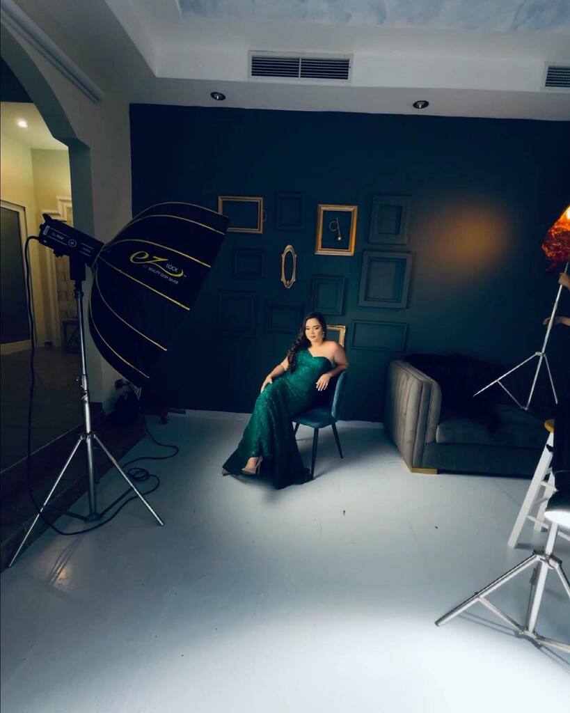 iso1200magazine's tweet photo. Behind the scenes by @irvinvallecillophoto
Senior Portraitโจ
Swipe for ๐ธ
.
.
.
.
.
.
.
.
#seniorpictures #studioportrait #ocfportraits #flashmates #sigmaart #godoxusergroup #godoxlighting #sonyalpha #bts #photgraphy #phototheday #iso1200team https://t.co/uJ7R0lgIfq