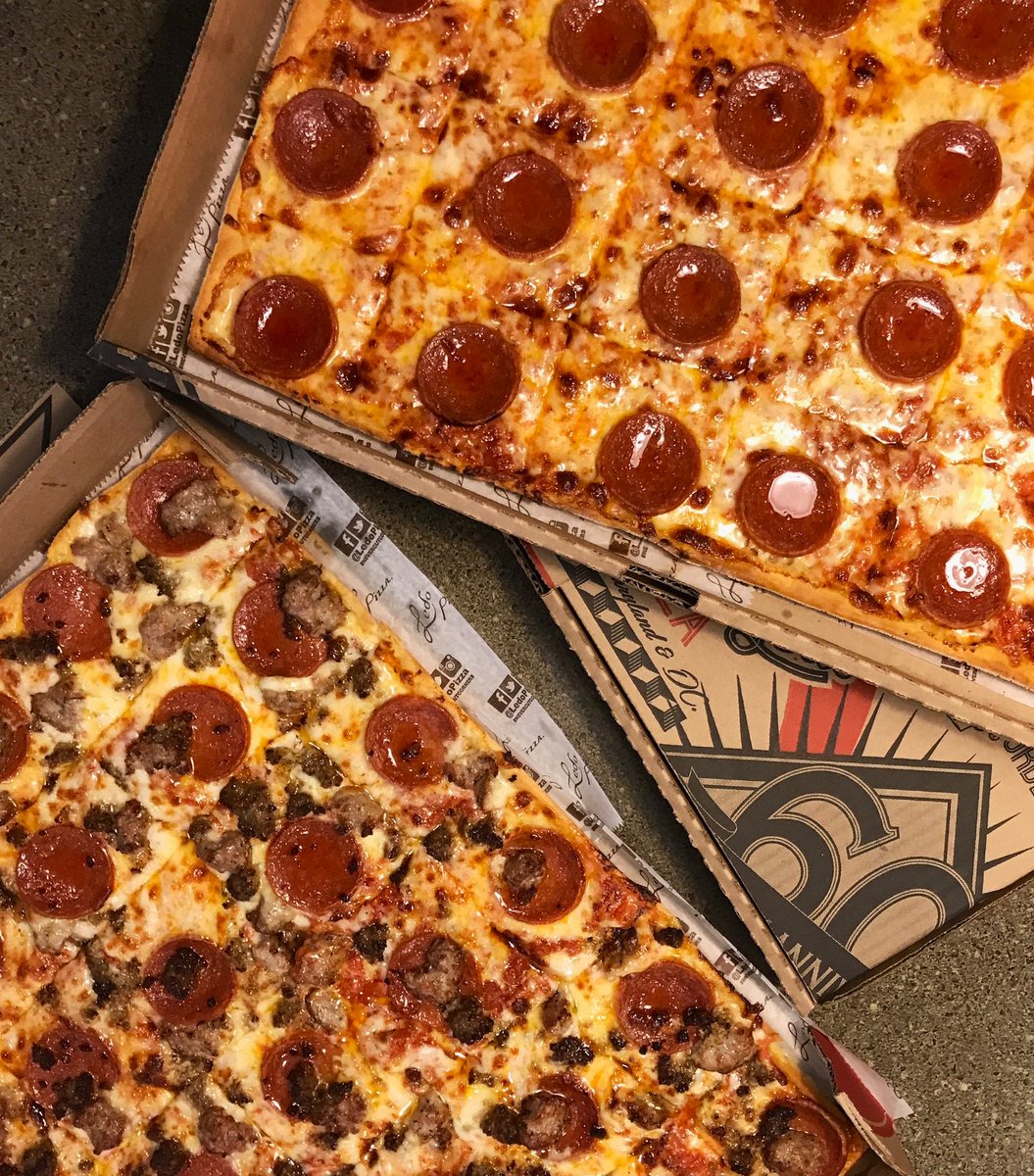 LedoPizza's tweet photo. 🇺🇸 GIFT CARD GIVEAWAY 🇺🇸

RETWEET &amp; FOLLOW 
for a chance to win a 
$50 #LEDOPIZZA GIFT CARD!

(2 winners picked randomly at 10pm on 7/1/21)

Start your long weekend off early with LEDO PIZZA! 🇺🇸🎇🎆

https://t.co/kejs7IPaR9 https://t.co/vFDqsOT08j